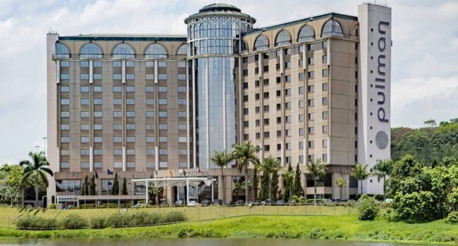 Hotel Pullman é uma opção 5 estrelas próxima ao GRU Airport