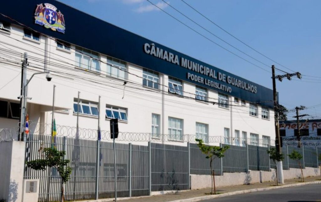 Fachada do prédio da Câmara Municipal, em Guarulhos