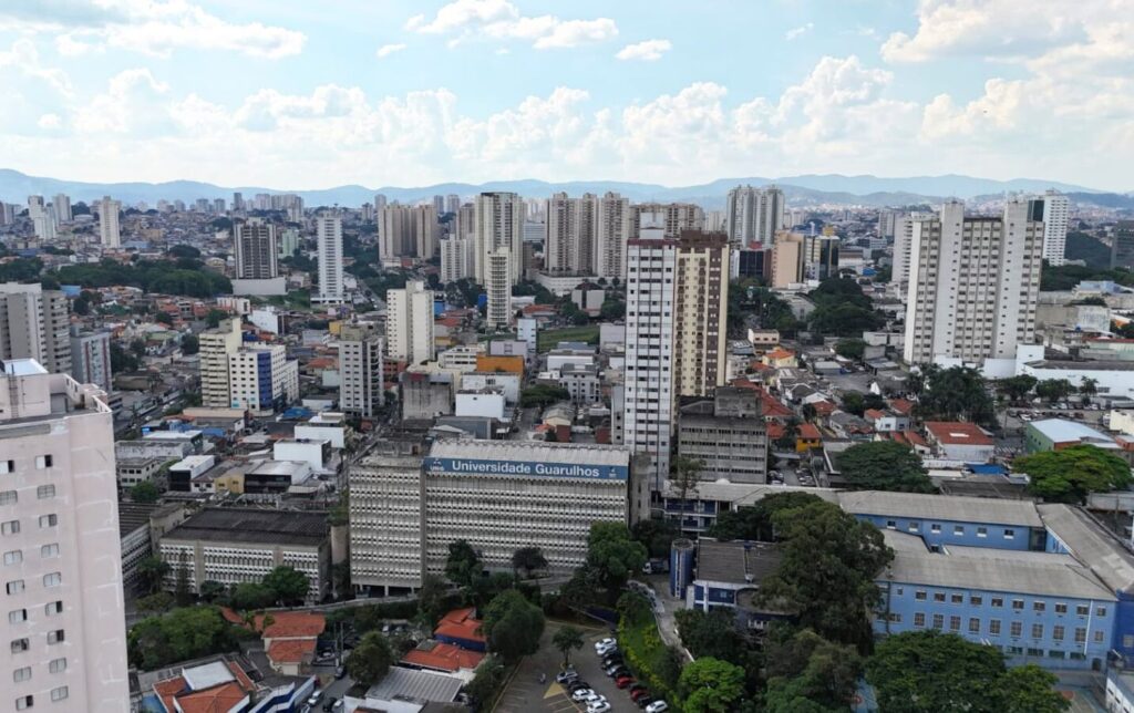 Imagem aérea da região central de Guarulhos
