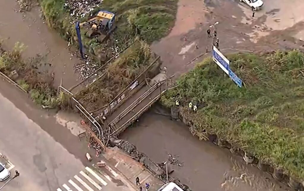 Imagem aérea da ponte da Jamil João Zarif