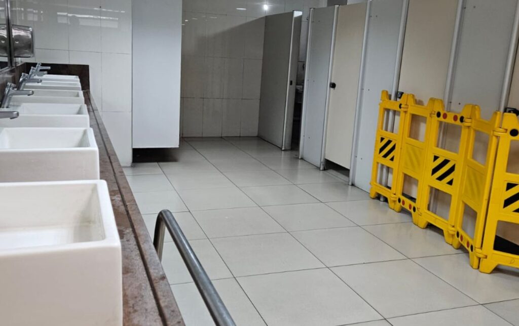 Com problemas, banheiros do Aeroporto de Guarulhos estão em reforma