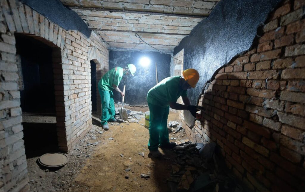 Casarão no centro de Guarulhos em obras