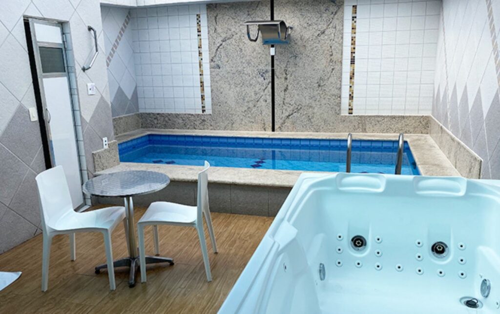 Motel em Guarulhos com piscina e hidro