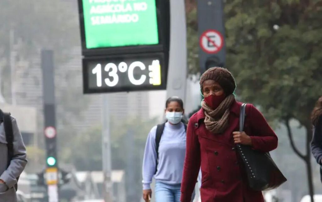 São Paulo registra a tarde mais fria do ano: 13 graus. Mas o tempo vai mudar…