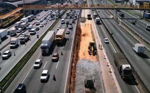 Trânsito na Dutra piora após bloqueios de faixas; obras estão na reta final