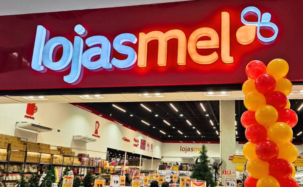 Lojasmel faz promoção de airfryer, panelas e mais itens em inauguração no Internacional