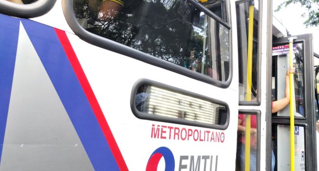 Ônibus da EMTU que sai da estação Armênia em direção a Guarulhos