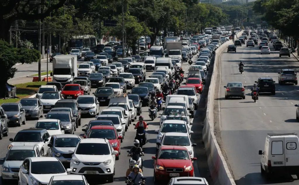 Rodízio de veículos em São Paulo está suspenso até 10 de janeiro de 2025