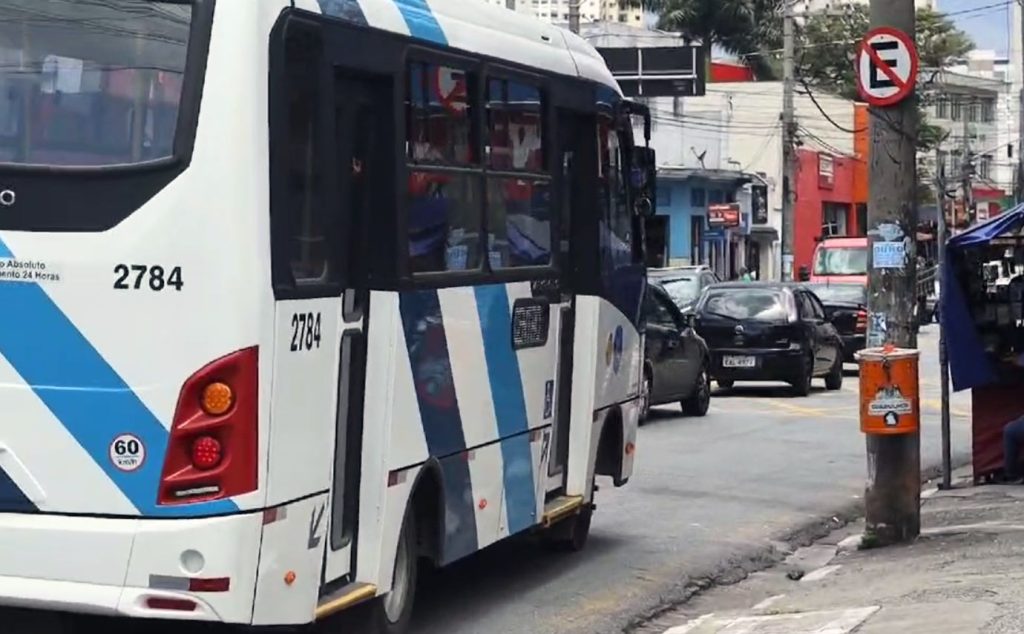 De atrasos a tarifa alta: os problemas nos ônibus de Guarulhos e da EMTU