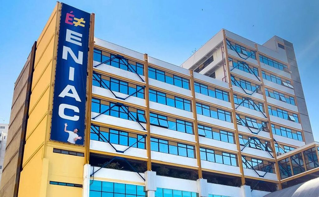42% dos estudantes que participam de programa social do Eniac deixam Bolsa Família