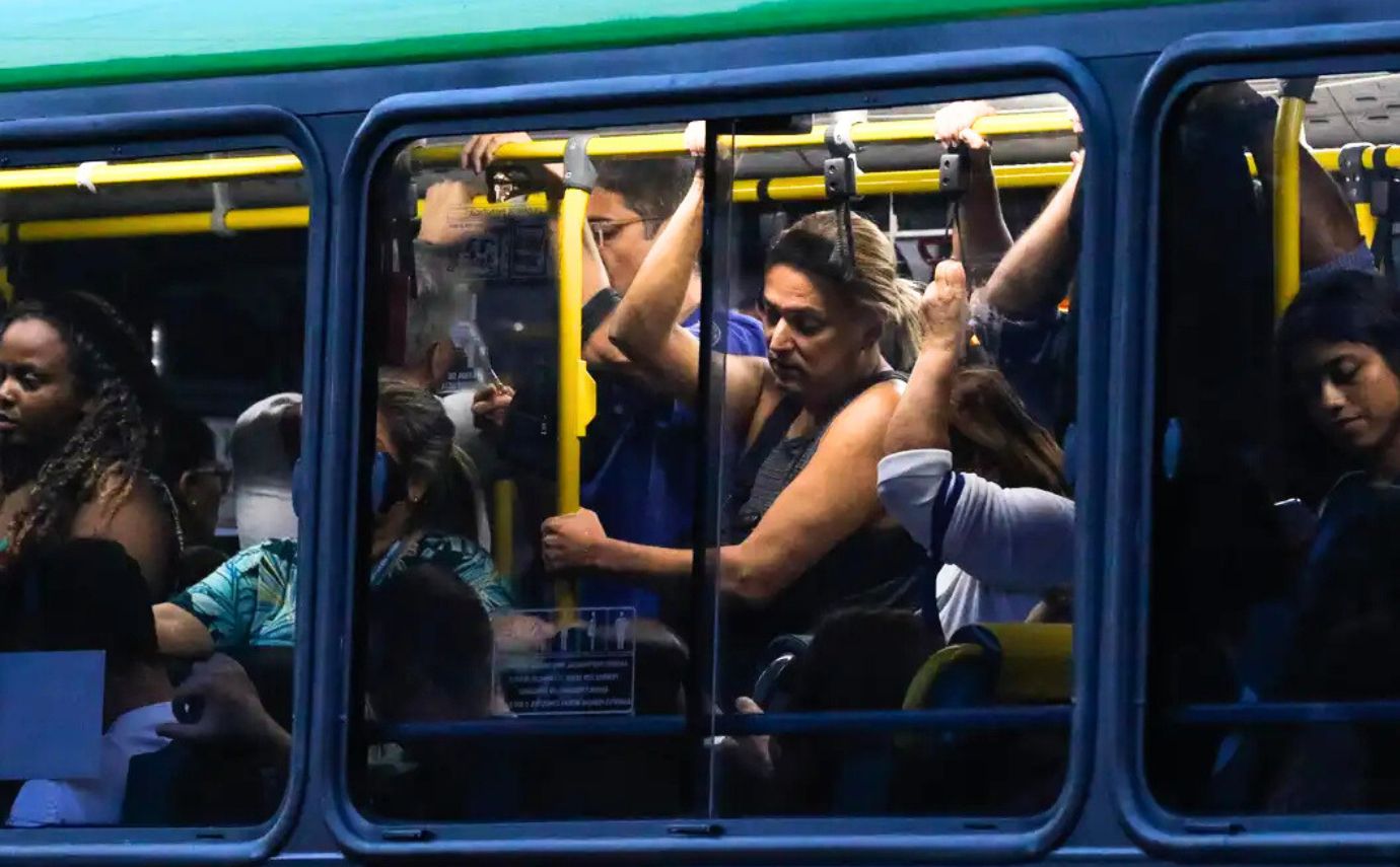 Guarulhos tem os moradores que passam mais tempo por dia no transporte coletivo