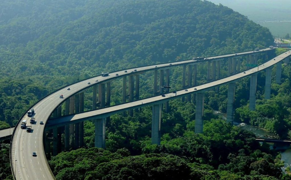 Com pedágio caro, Anchieta Imigrantes divulga os piores horários para descer no feriadão