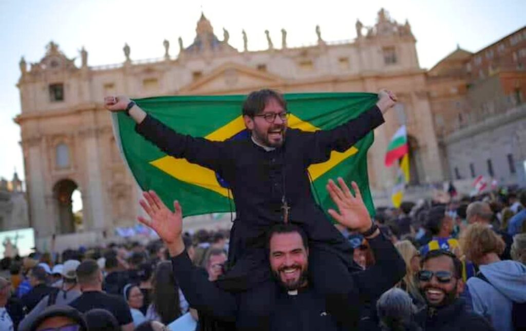 Padre de Guarulhos, direto do Vaticano, comenta escolha do papa Leão XIV