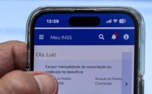 Entenda como o INSS vai devolver o dinheiro de aposentados vítimas de descontos ilegais