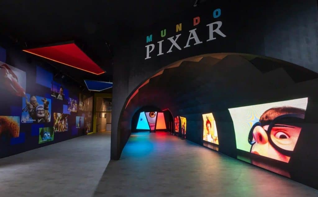Pertinho de Guarulhos: Shopping Center Norte recebe exposição Mundo Pixar 2025