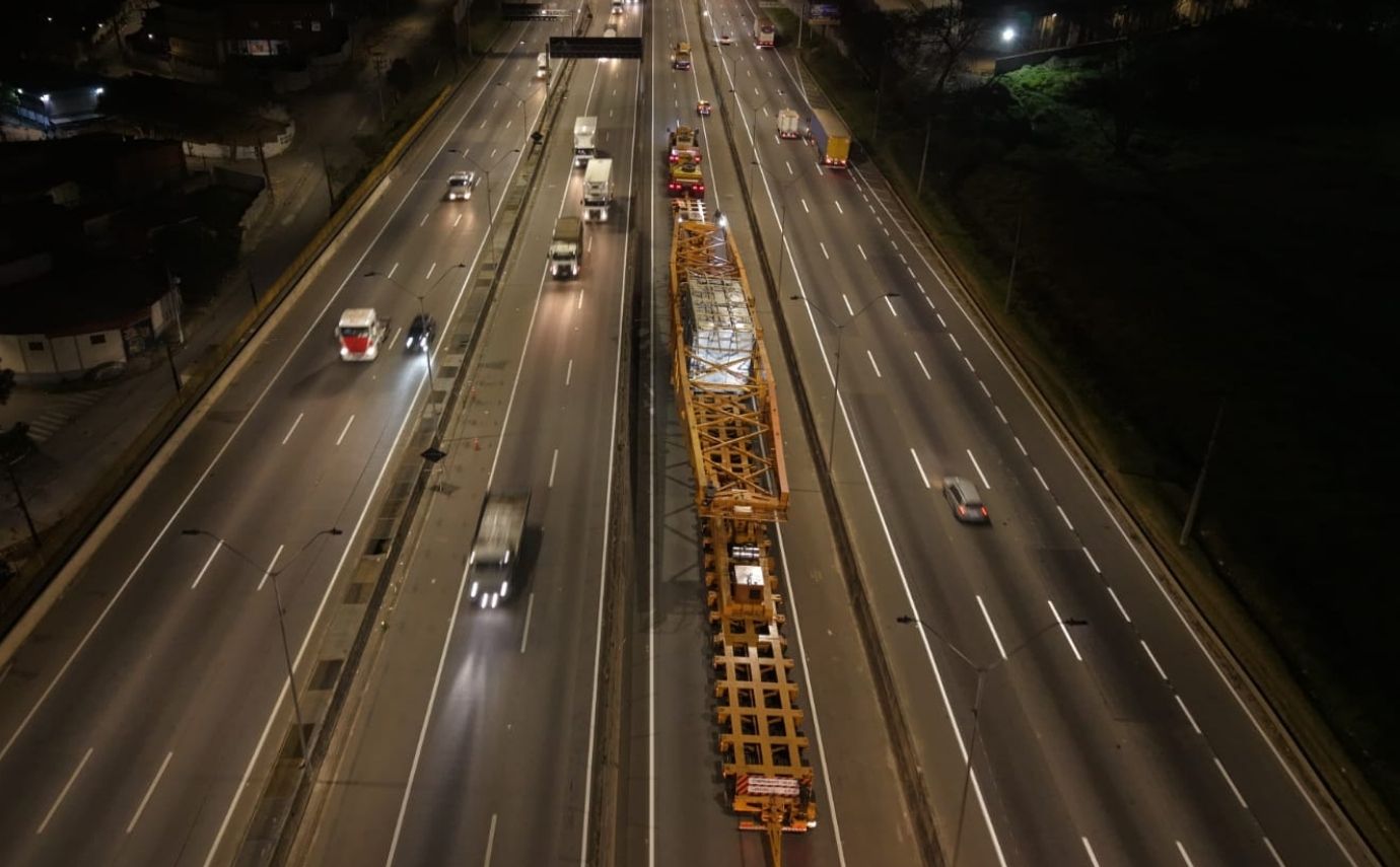 Após deixar Guarulhos, carga de 135 metros ficará em Arujá antes de seguir viagem pela Dutra